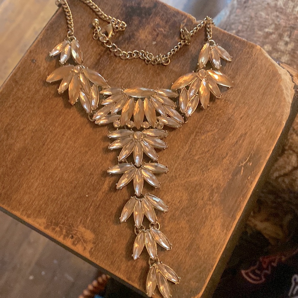 CRYSTAL statement necklace